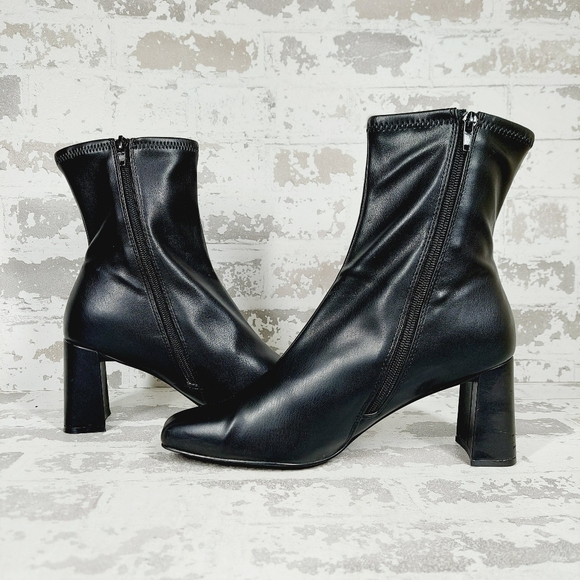 Steve Madden Woman HARL Black Ankle Bootie V398 - Picture 4 of 13